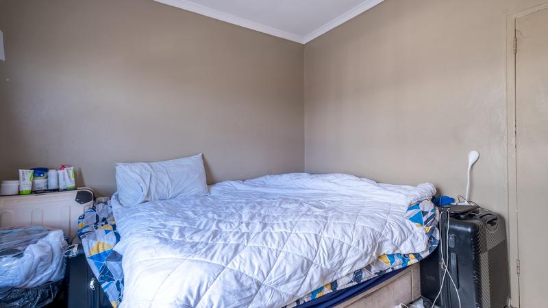 6 Bedroom Property for Sale in Kensington Western Cape